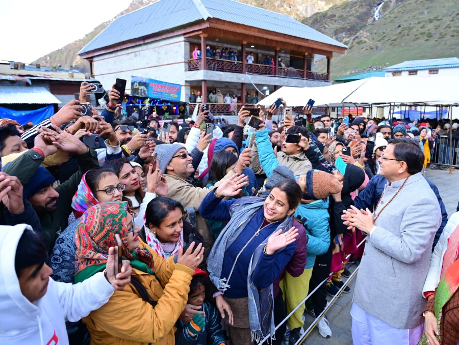 CM Dhami meets tourist amidst Char Dham Yatra begins today