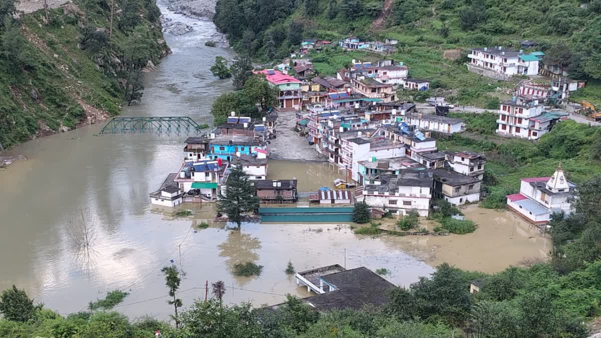 Lake on the Yamuna at Syanachatti