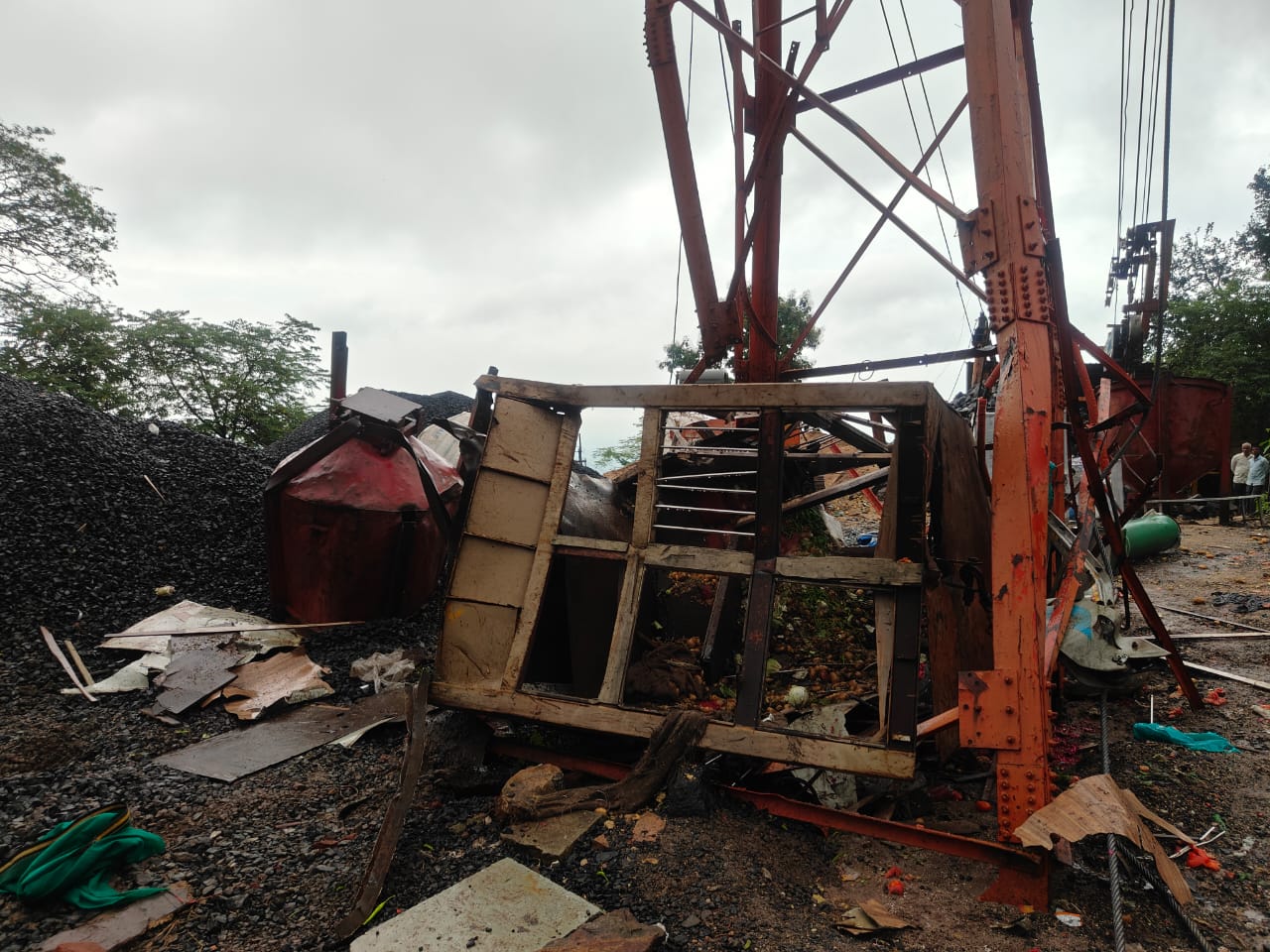 Six people died due to breaking of ropeway wire