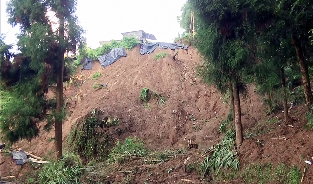 दार्जिलिंग में भूस्खलन