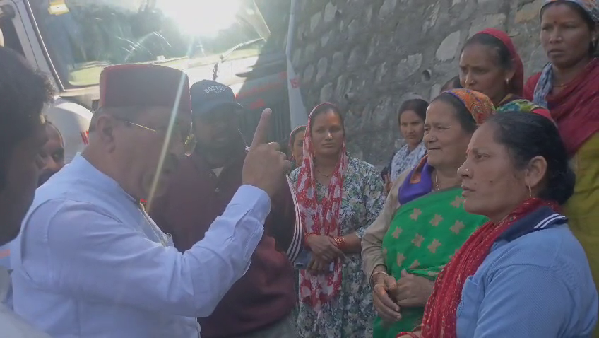 Argument between MLA and women