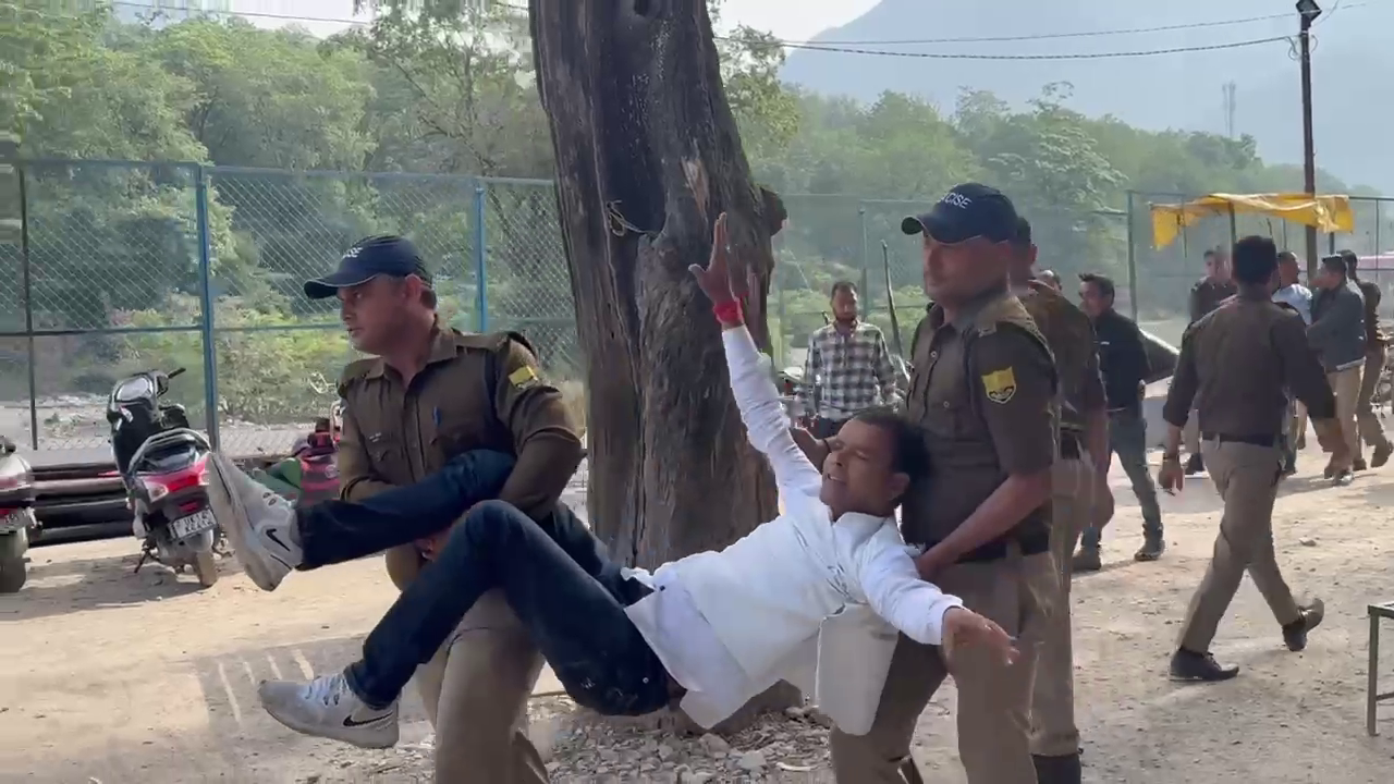 Rishikesh Wine Shop Protest