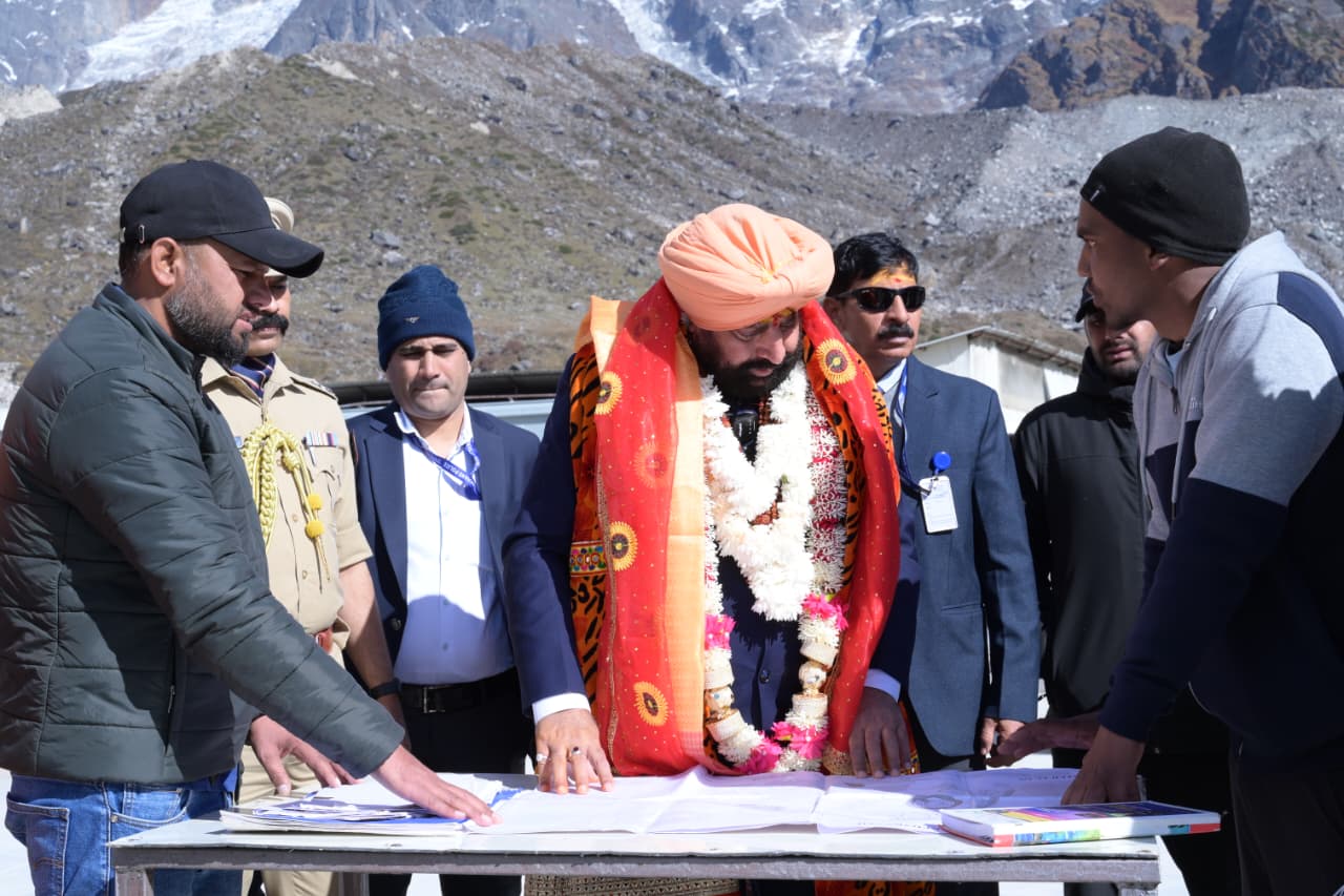 Governor Gurmit Singh in Kedarnath