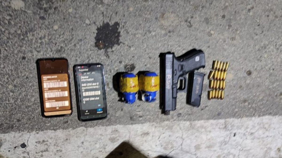 आतंकियों के पास से गोला-बारूद बरामद किया गया